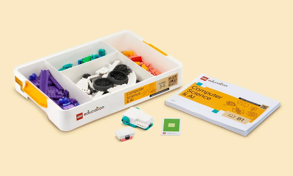 LEGO Education Education Computer Science & AI Kit robot